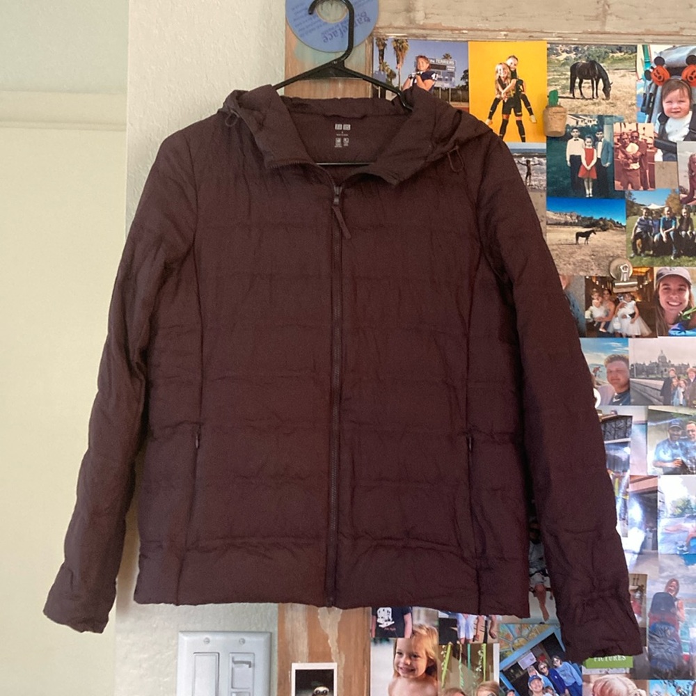 Women’s Uniqlo puffy jacket.